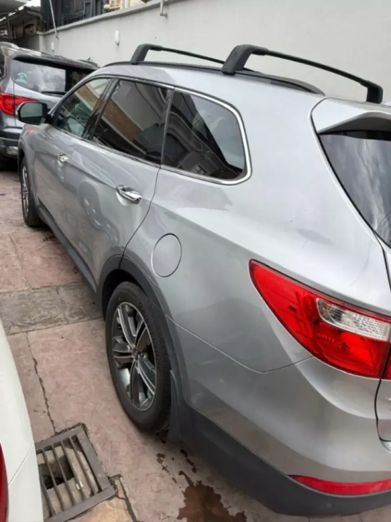 Hyundai Santa Fe - 2016