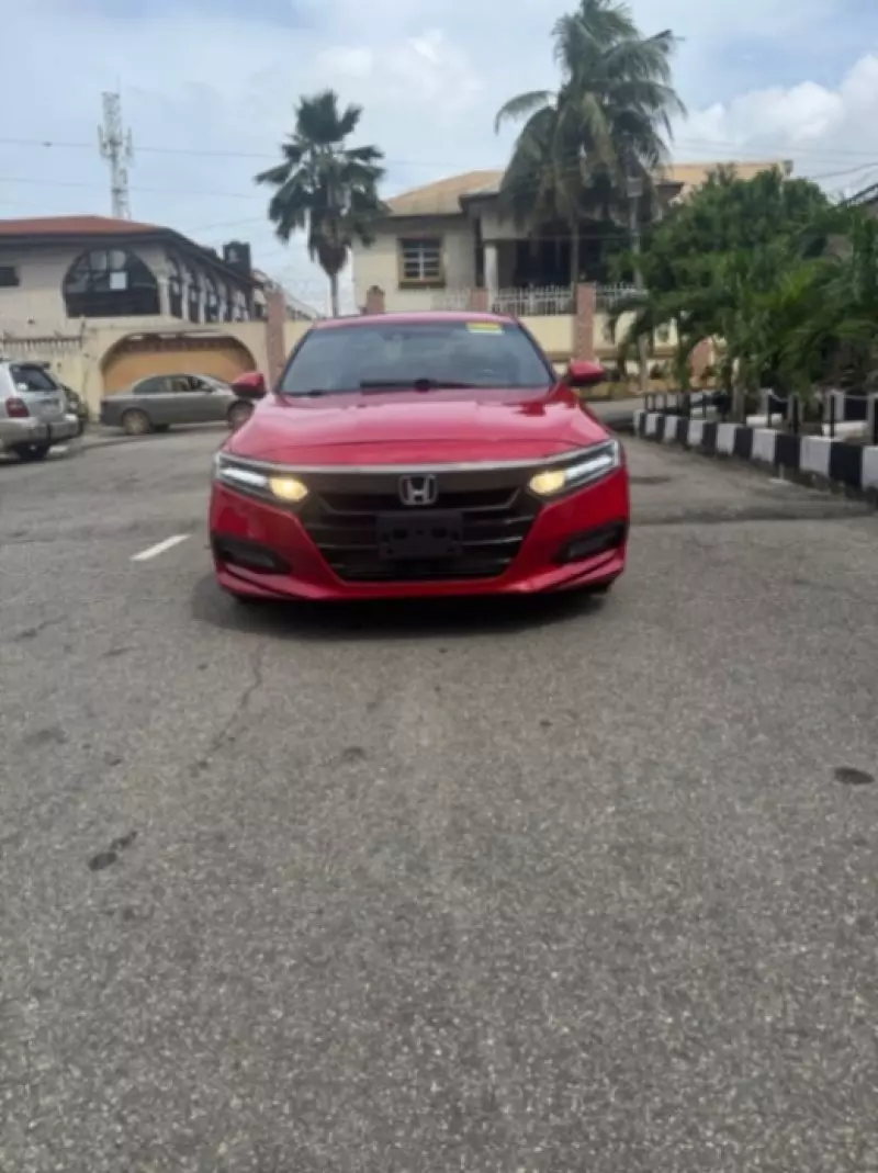 Honda Accord   - 2018