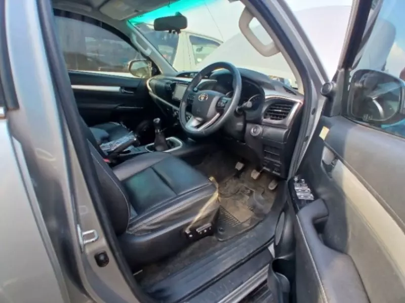 Toyota Hilux   - 2019