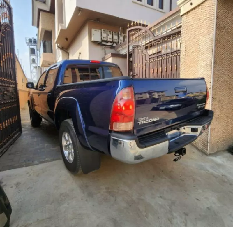 Toyota Tacoma   - 2008