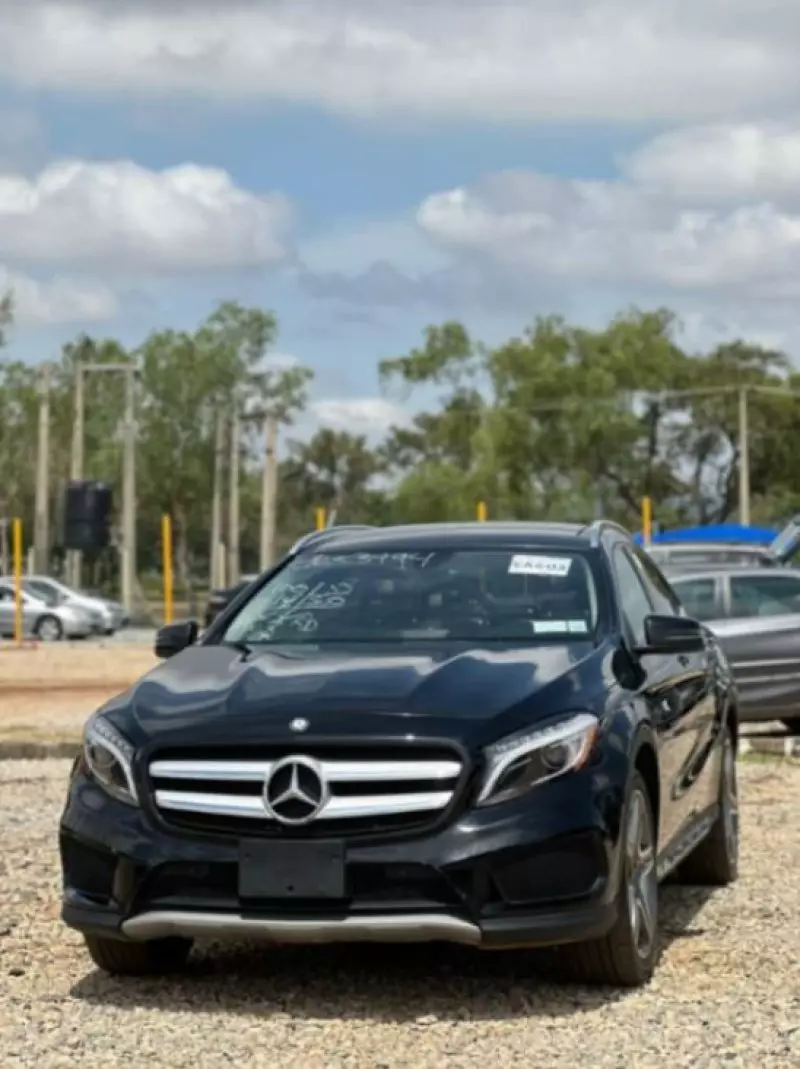 Mercedes-Benz GLA-Class   - 2015