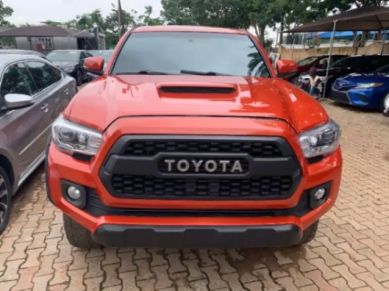Toyota Tacoma   - 2016