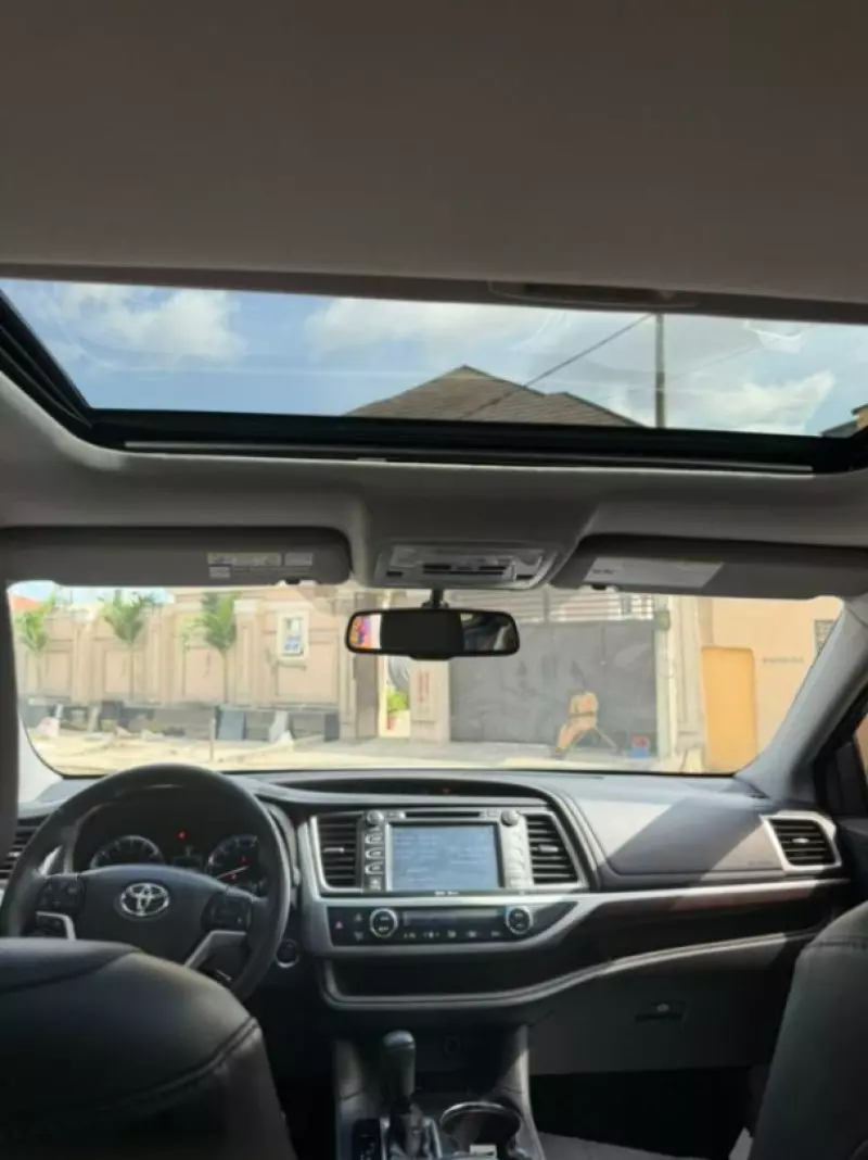 Toyota Highlander   - 2015