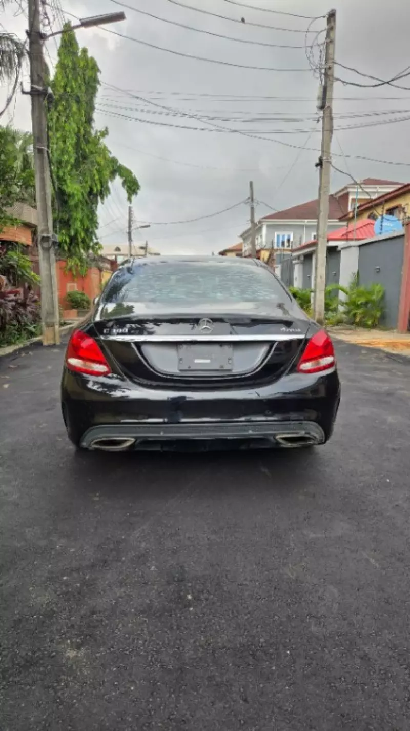 Mercedes-Benz C 300   - 2015