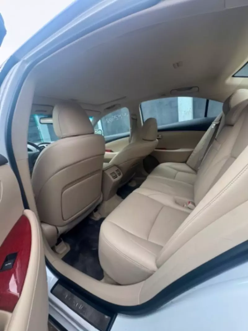 Lexus ES   - 2009