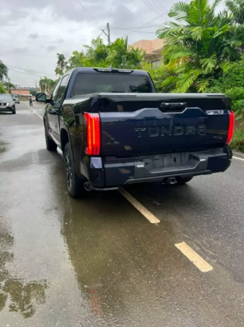 TOYOTA Tundra   - 2023