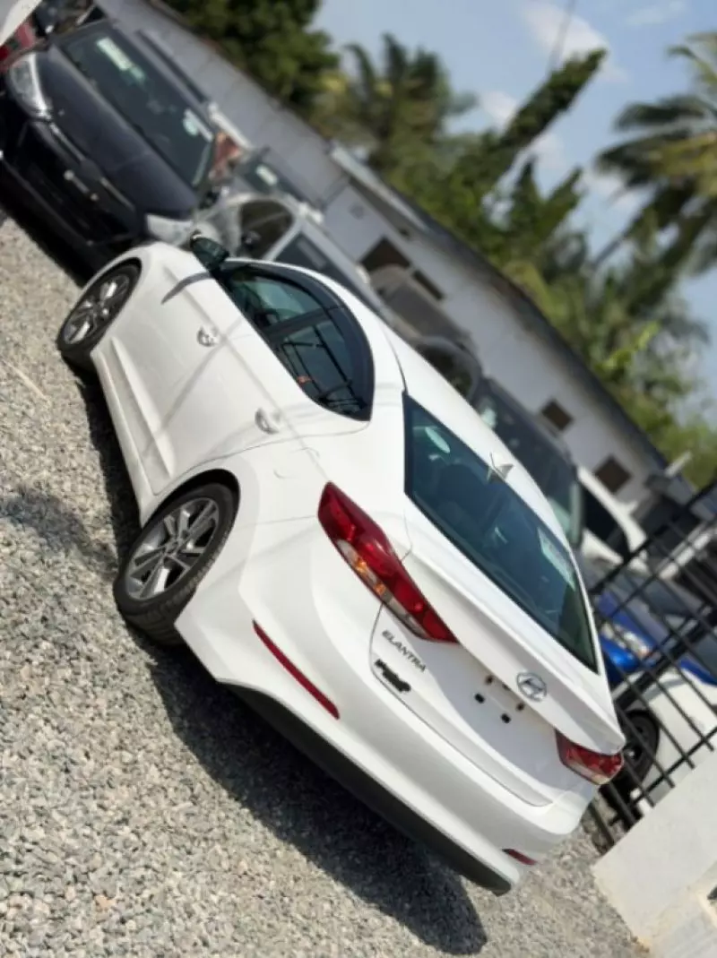 Hyundai Elantra - 2017
