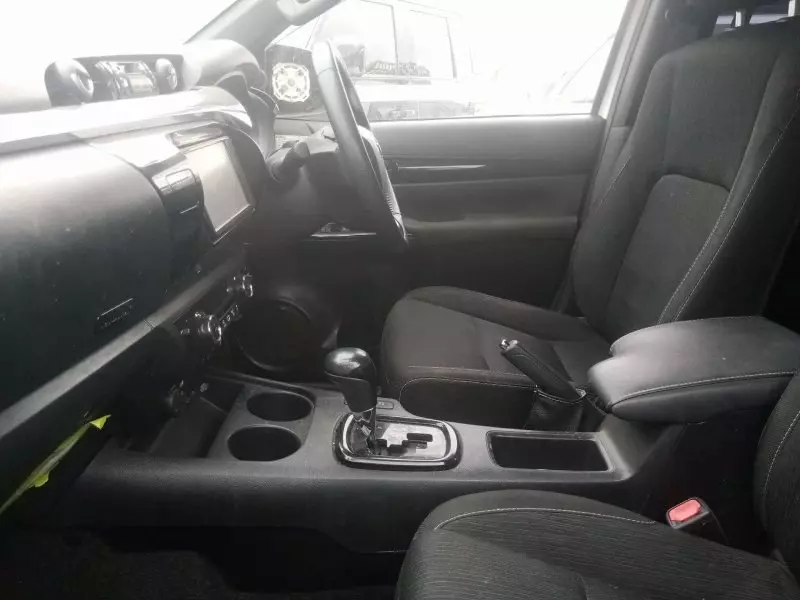 Toyota Hilux   - 2017
