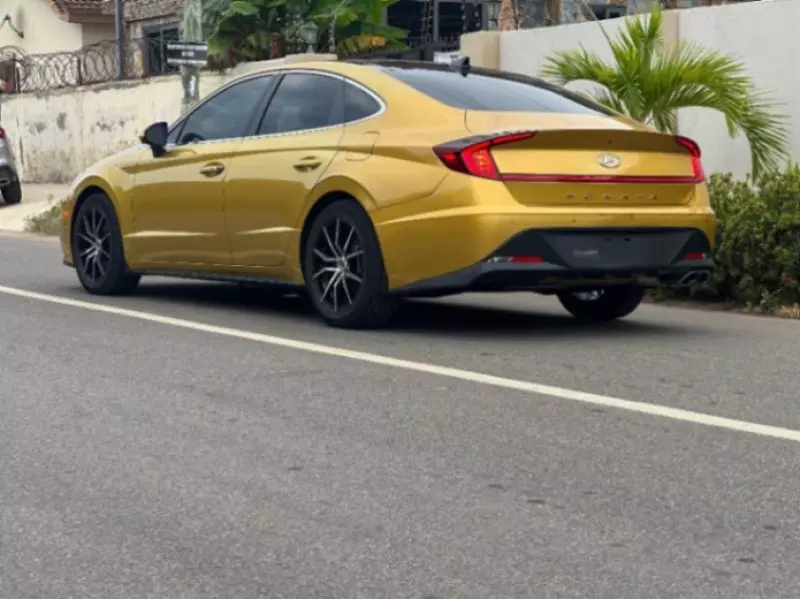 Hyundai Sonata   - 2021