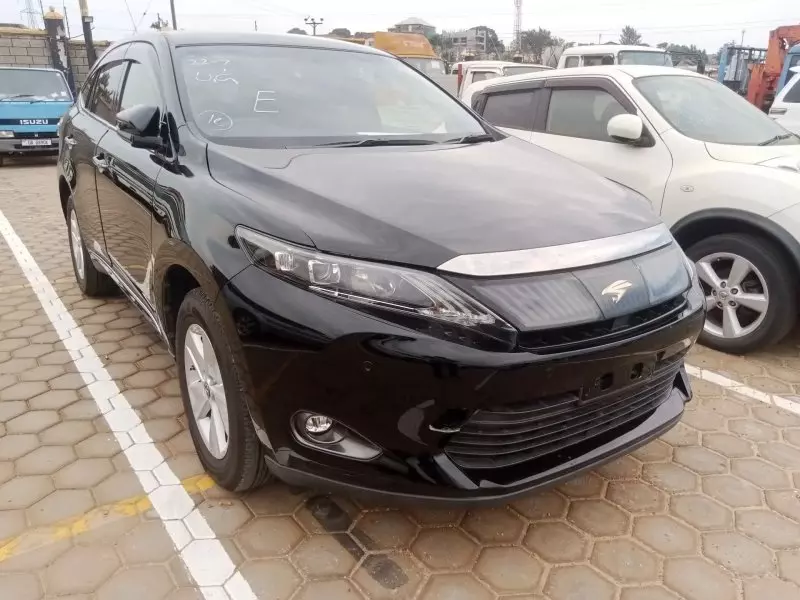 Toyota Harrier   - 2017