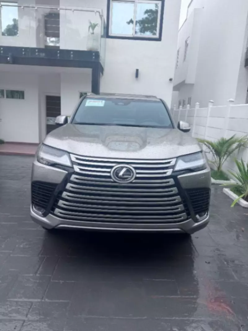 Lexus LX 600   - 2023