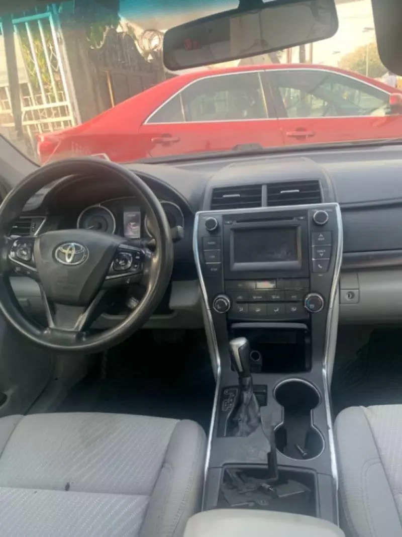 Toyota Camry   - 2016