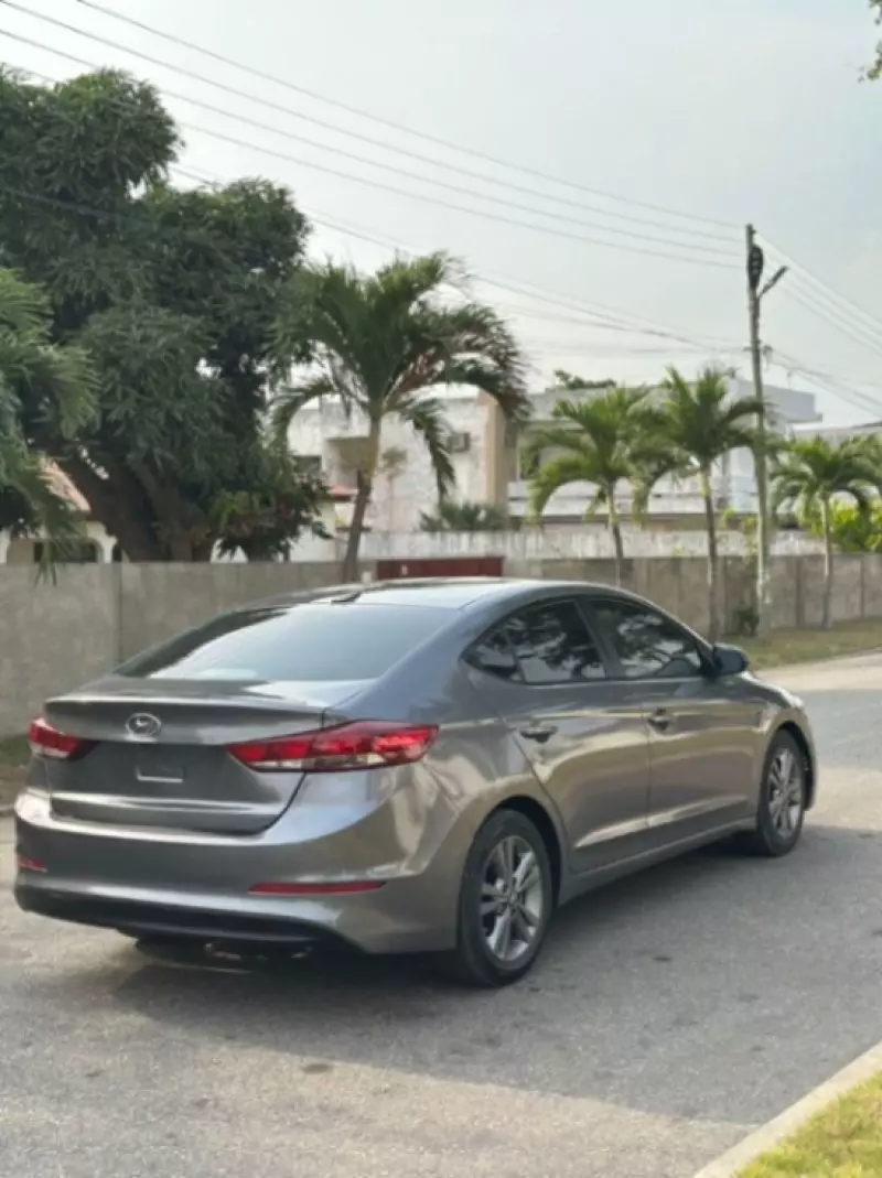 Hyundai Elantra   - 2017