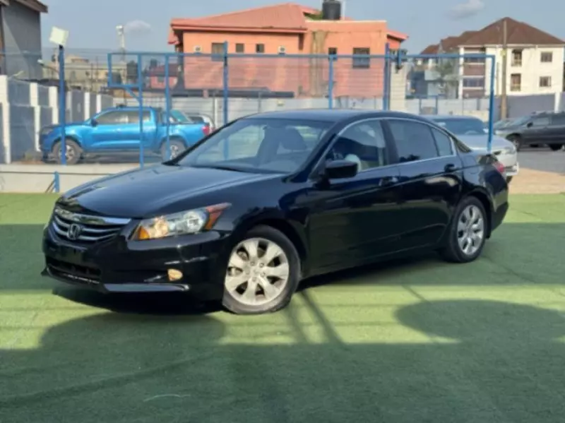 Honda Accord   - 2010