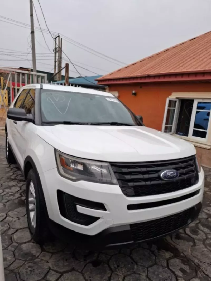 Ford Explorer   - 2019