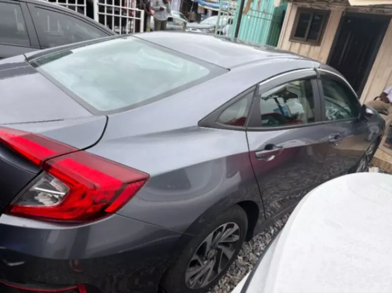Honda Civic   - 2016