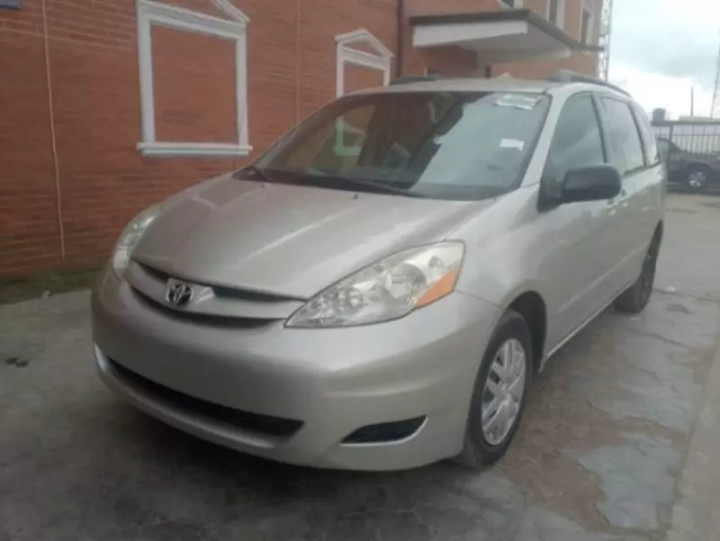 Toyota Sienna   - 2007