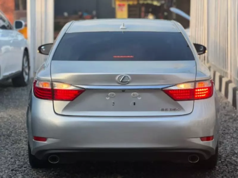 Lexus ES - 2013