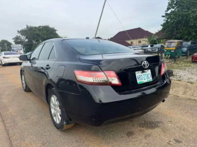 TOYOTA Camry   - 2010