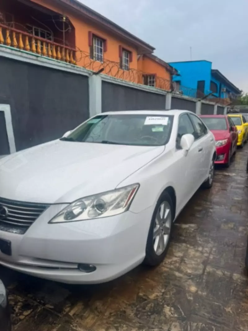 Lexus ES   - 2009