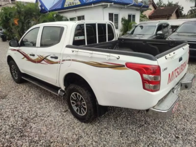 Mitsubishi L200 Double Cabin   - 2017