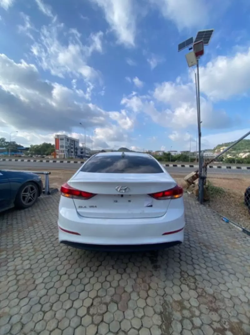 Hyundai Elantra   - 2017
