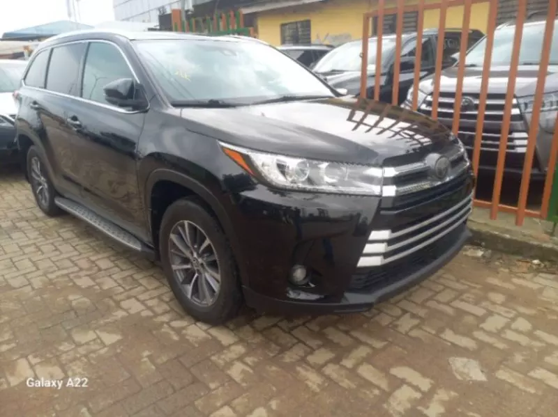 Toyota Highlander   - 2019