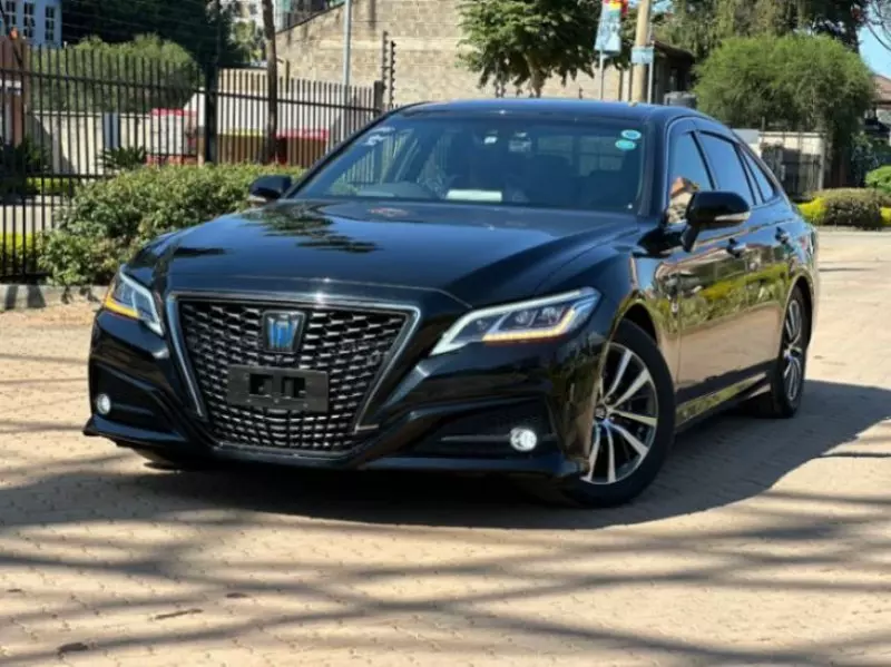 Toyota Crown   - 2019