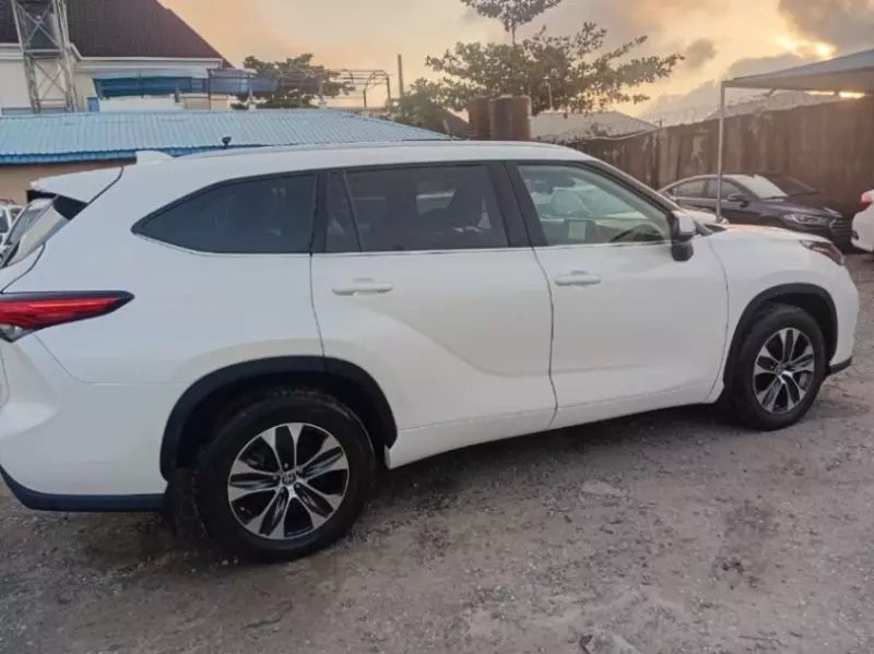 TOYOTA Highlander - 2022