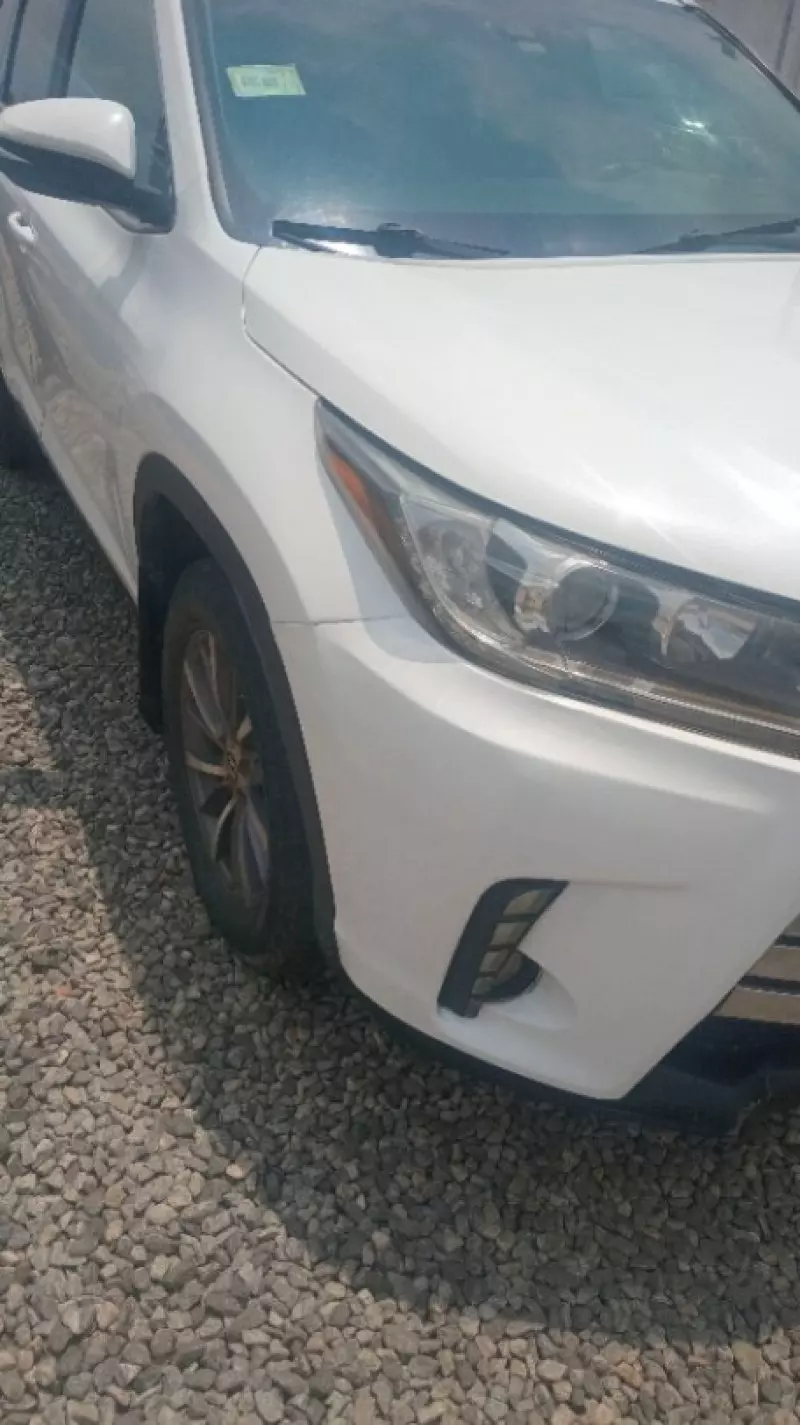 TOYOTA Highlander   - 2019
