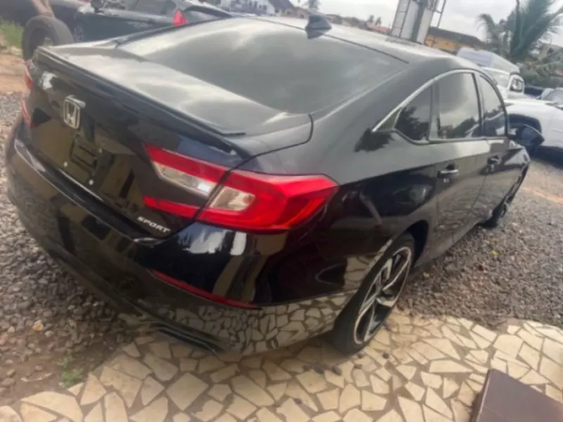 Honda Accord   - 2018