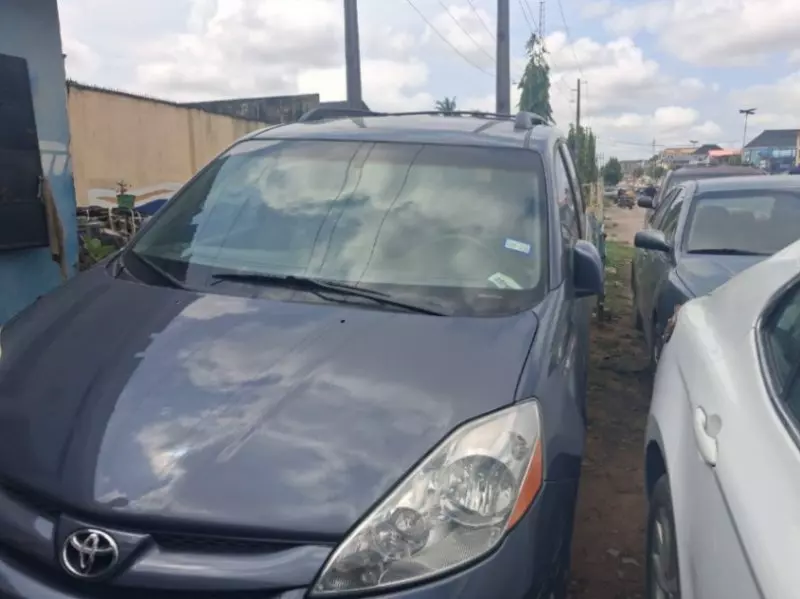 TOYOTA Sienna - 2007