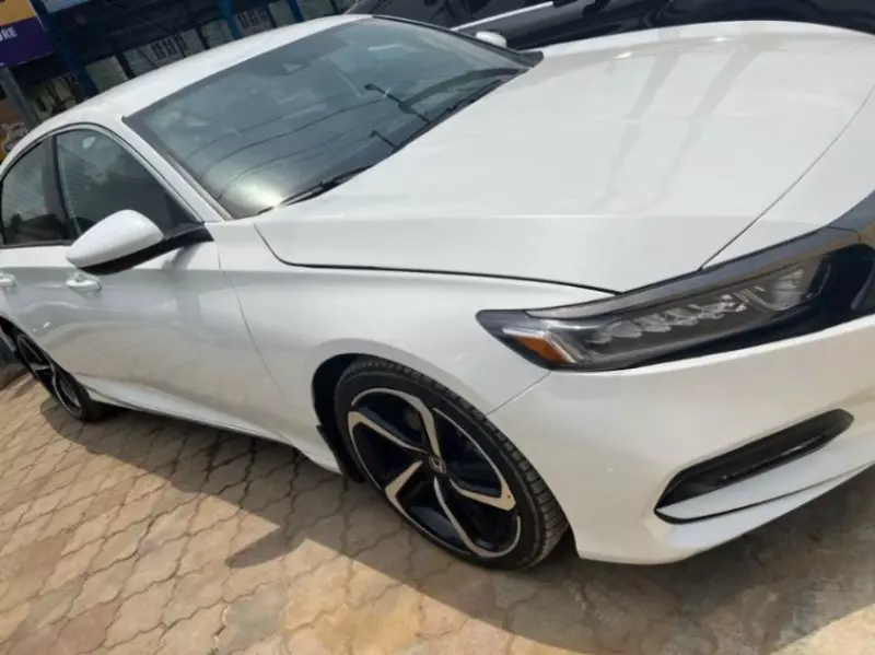Honda Accord   - 2021