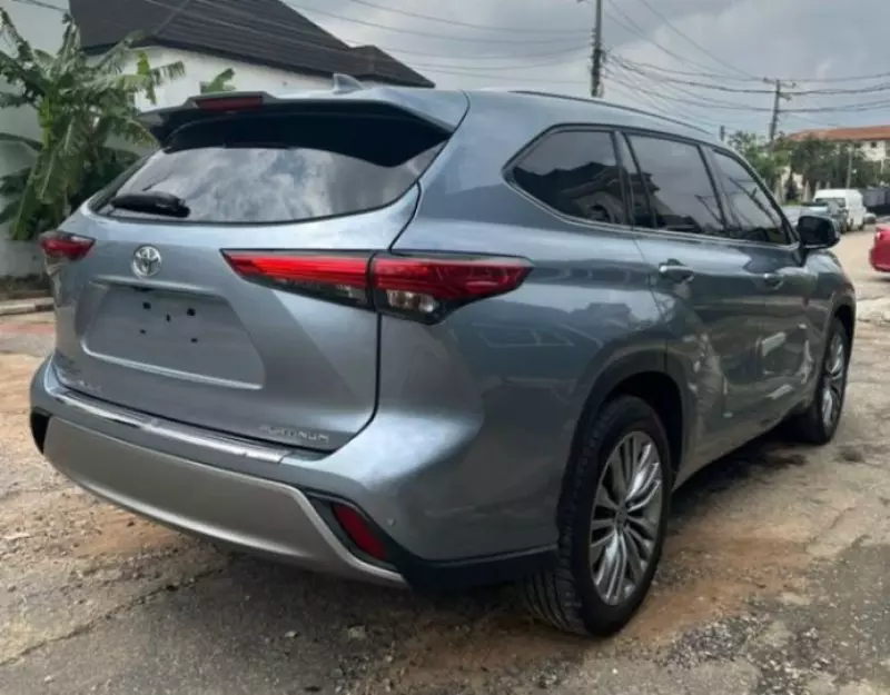 TOYOTA Highlander   - 2021
