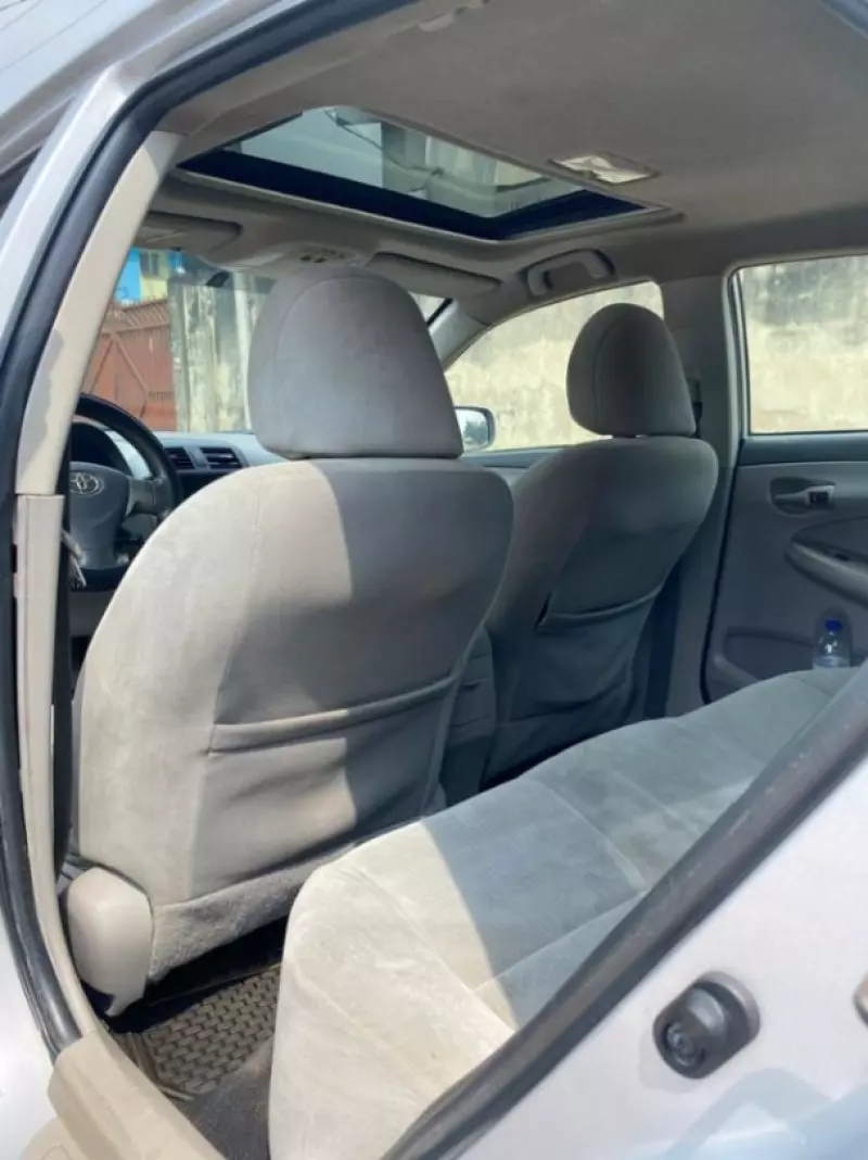 Toyota Corolla   - 2010