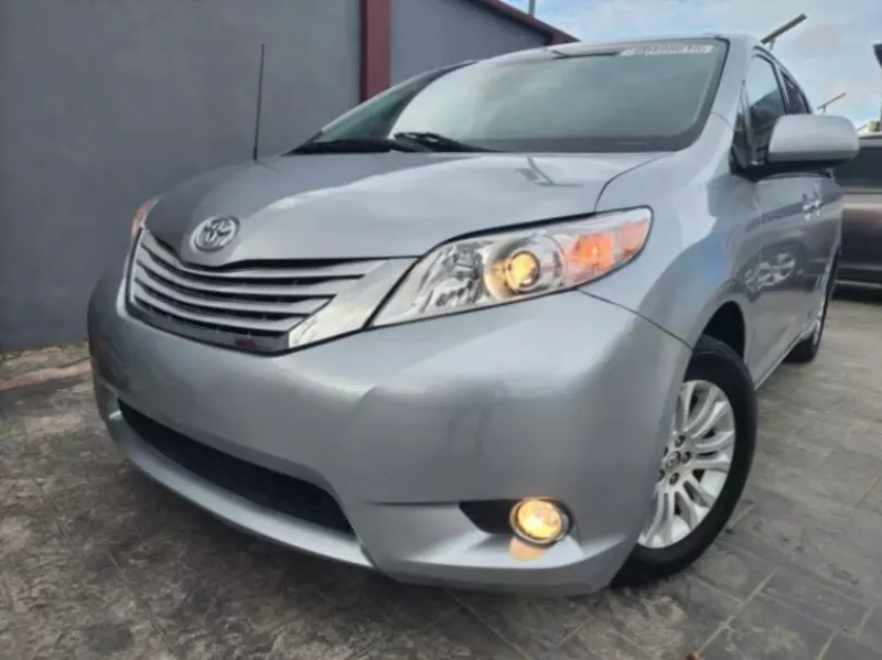 Toyota Sienna   - 2014