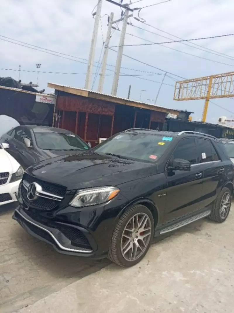 Mercedes-Benz GLE 63 AMG   - 2017