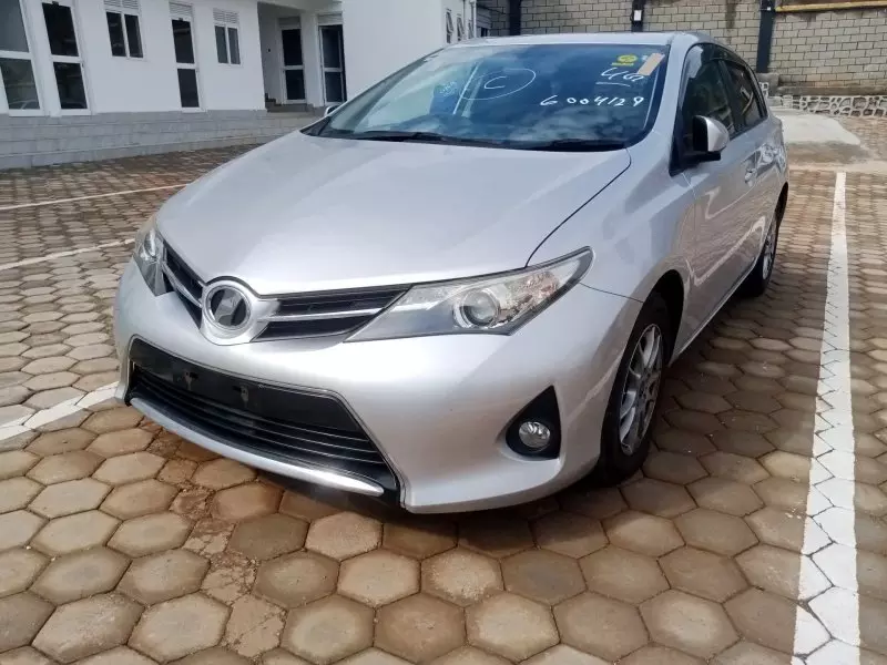 Toyota Auris   - 2012