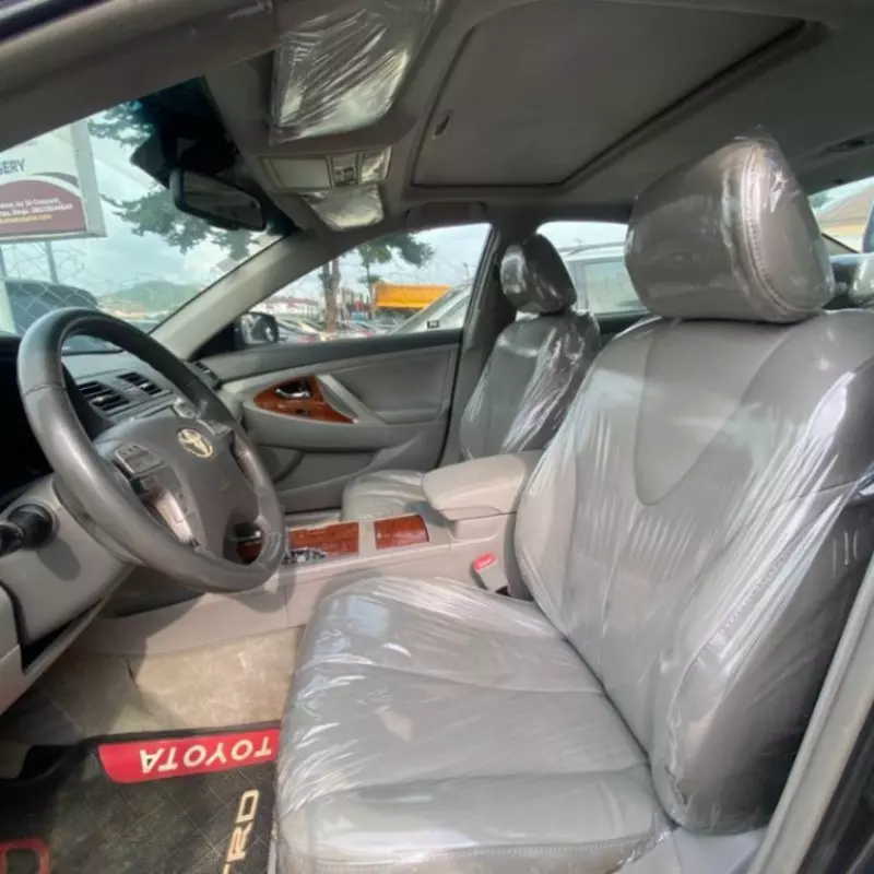 TOYOTA Camry   - 2010