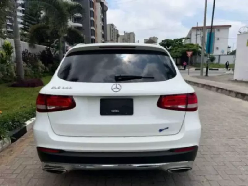 Mercedes-Benz GLC 300   - 2017