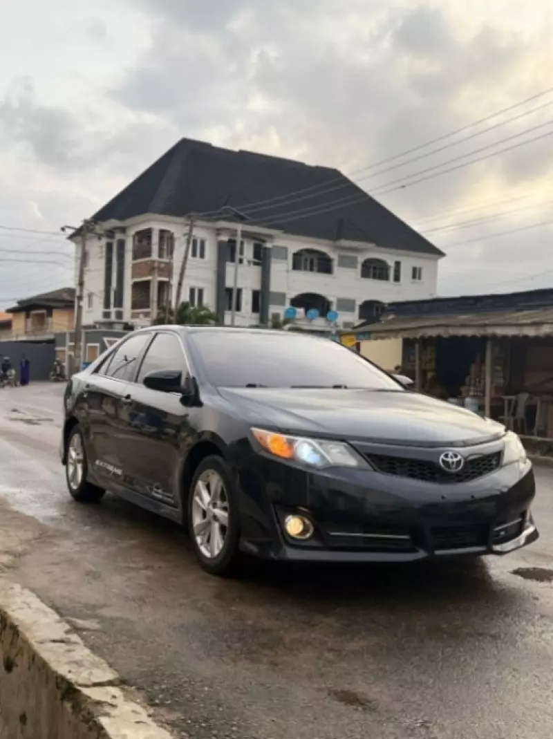 TOYOTA Camry   - 2012