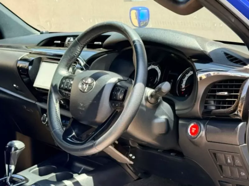 TOYOTA Hilux - 2019