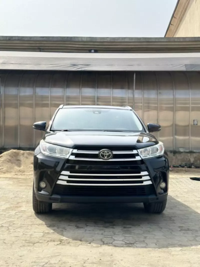 Toyota Highlander   - 2017