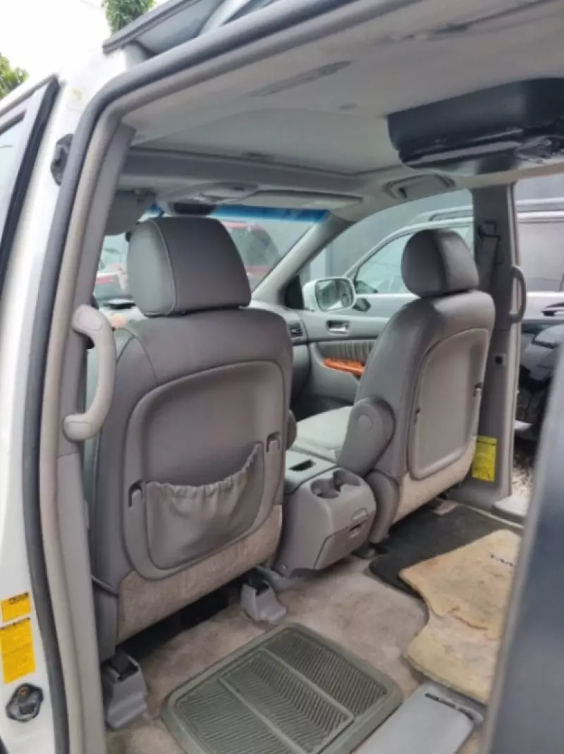 TOYOTA Sienna   - 2007