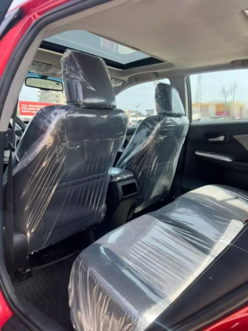 Toyota Camry   - 2012