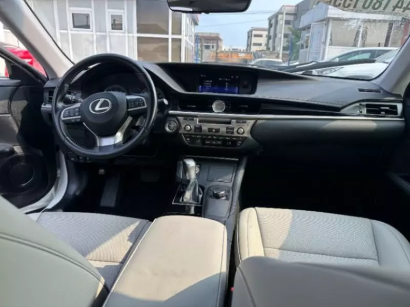 Lexus ES 350   - 2016