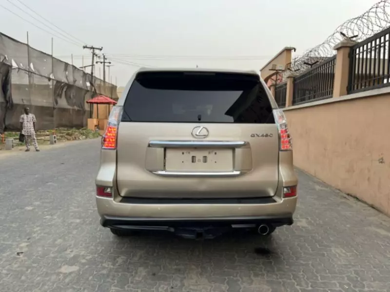 Lexus GX 460   - 2013