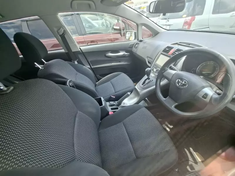 Toyota Rumion   - 2012
