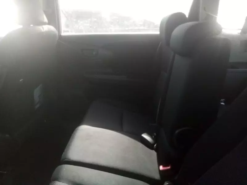 Toyota Wish   - 2013