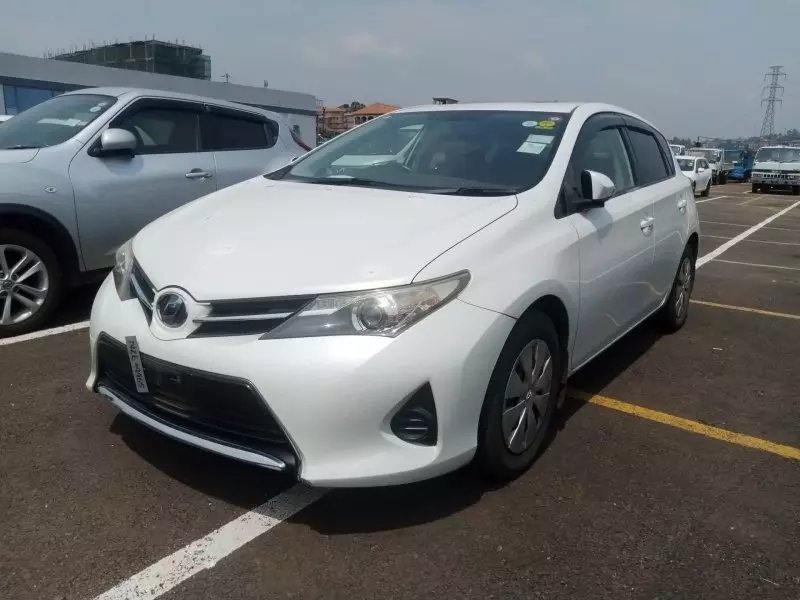 Toyota Auris   - 2012
